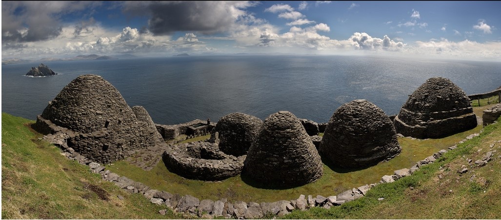 Монастырь на острове Скеллиг-Майкл в Ирландии