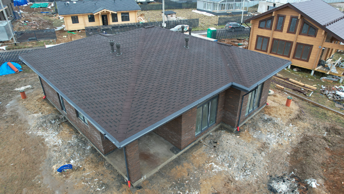 Одноэтажный дом по проекту "Лазурит" общей площадью 135 м²с террасой 10,39 м²