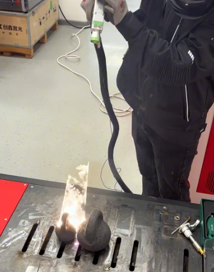 Лазерная очистка слоя ржавчины