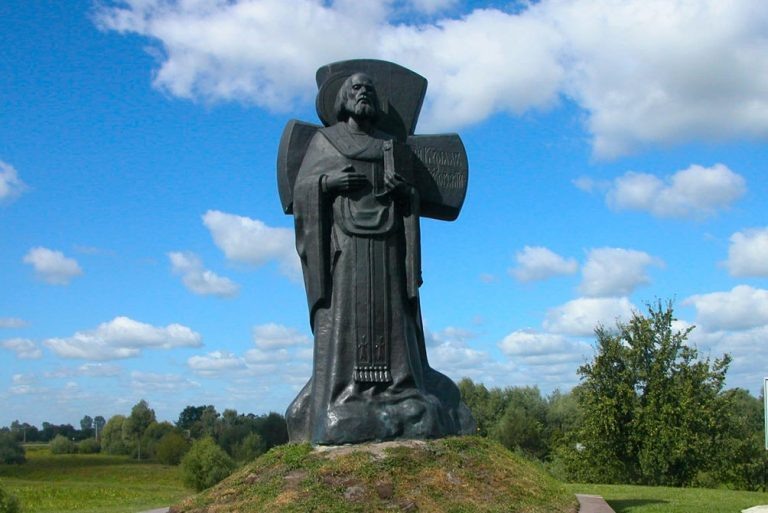 Памятник Святому Кириллу в Турове. Памятники Гомельщины / https://monument.goub.by/?p=554