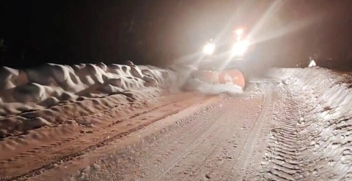    В Югре ждут оттепель и устанавливают ограничения на зимних автодорогах