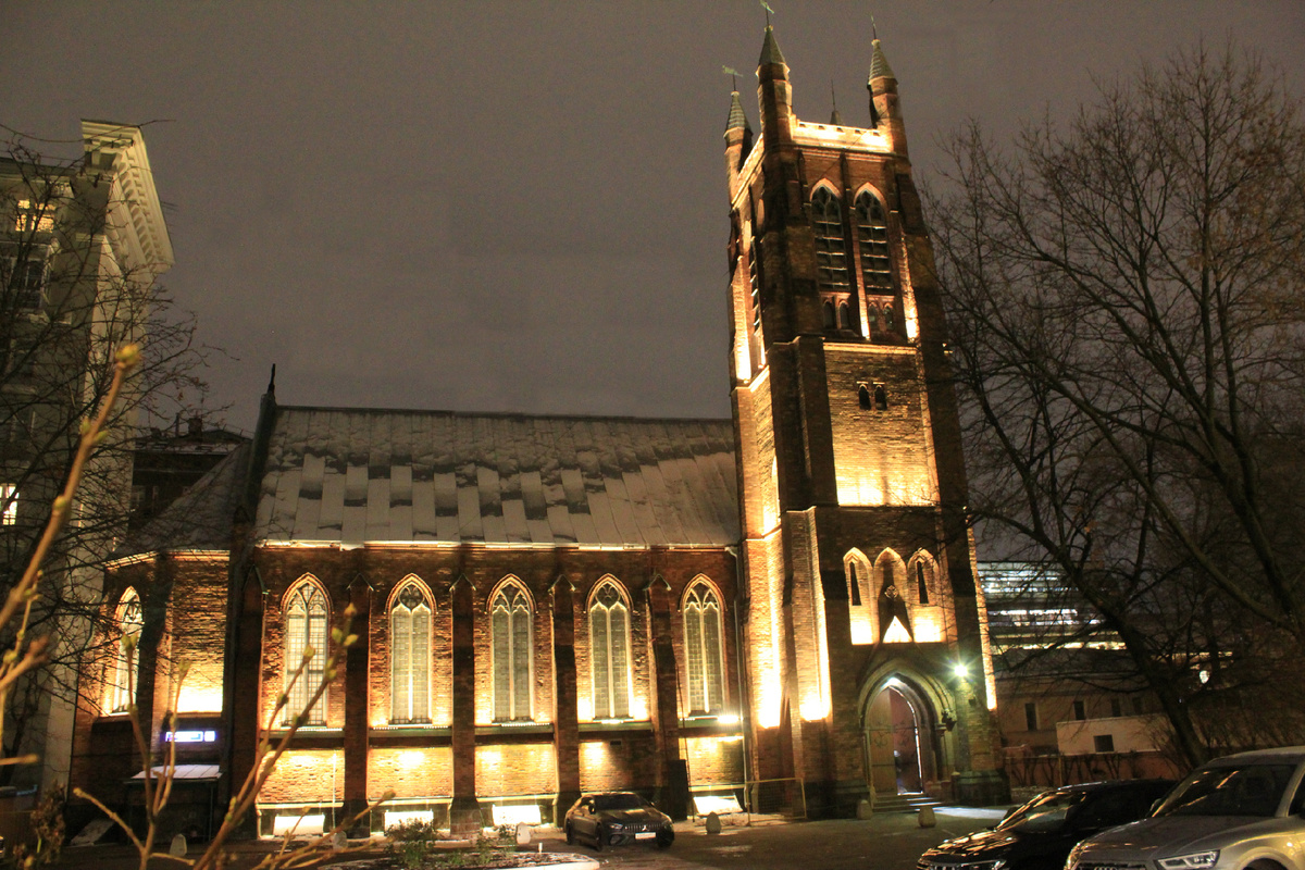 Англиканский собор Святого Андрея — памятник архитектуры, освящённый в 1885 году.