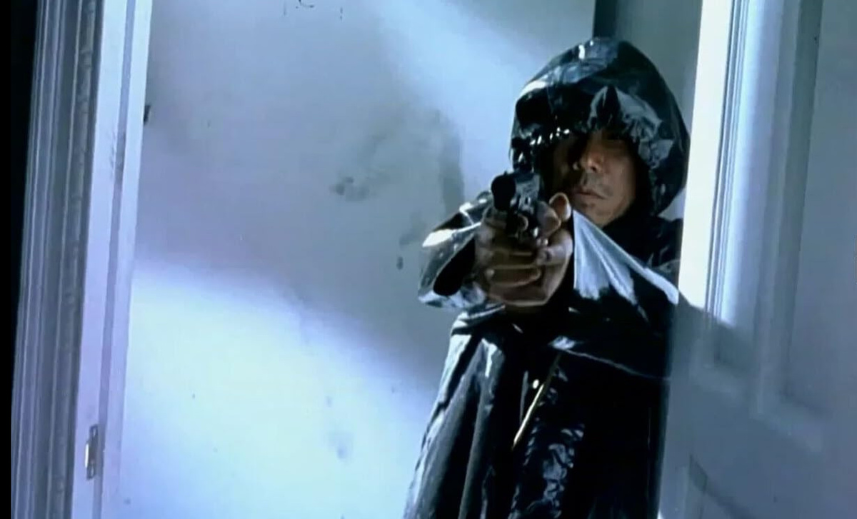 Пролистните изображение, чтобы увидеть следующий кадр из фильма «Пропавшее оружие» (2002)