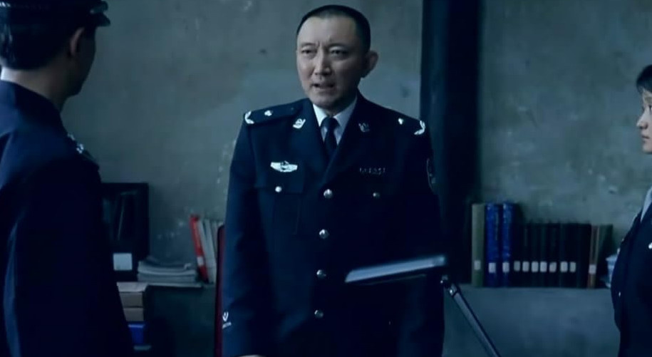 Пролистните изображение, чтобы увидеть следующий кадр из фильма «Пропавшее оружие» (2002)