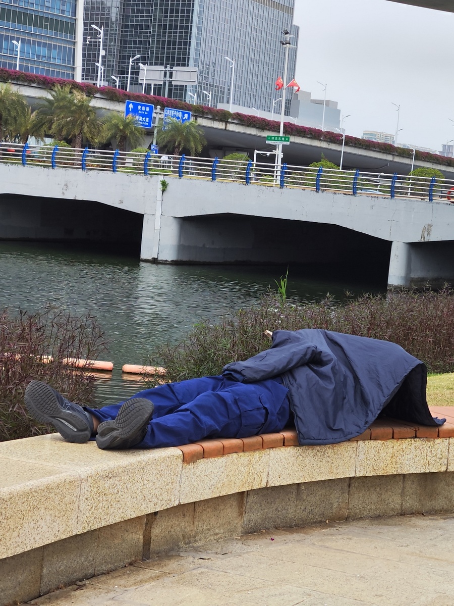 Просто спящий китаец