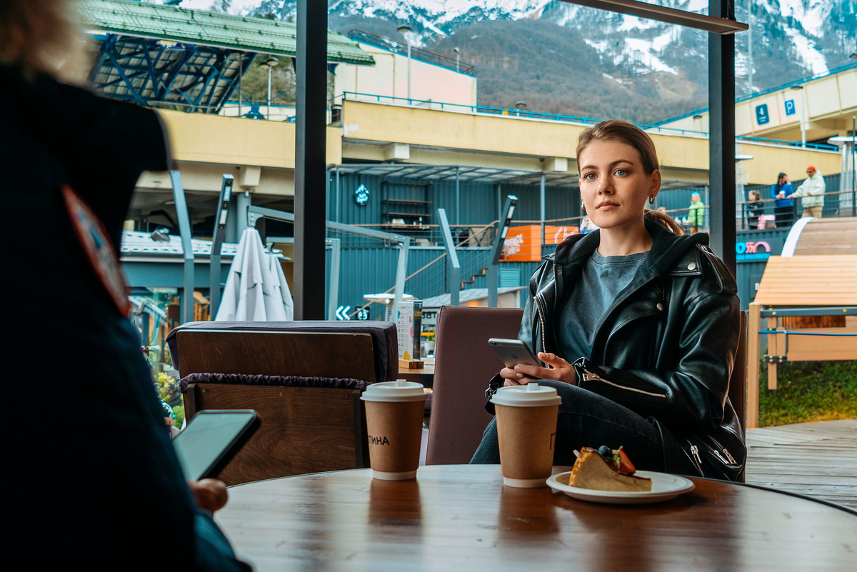 Кадр из сериала “Красная Поляна” 