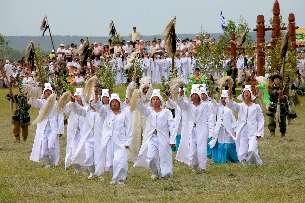 Якуты на национальном празднике. Фото: Виктор Печенев / GeoPhoto