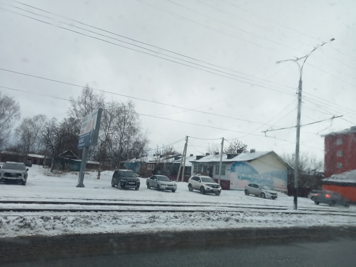 Такие бараки в центре города стоят до сих пор