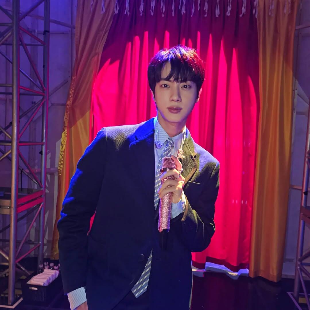    Джин из BTSСоцсети