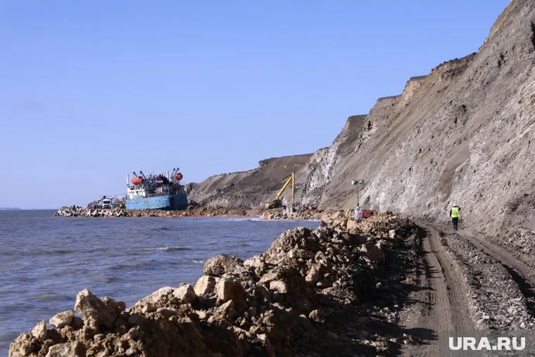 Мазут в черном море фото сверху