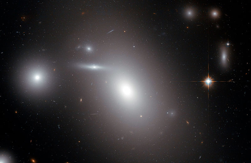 NGC 4889