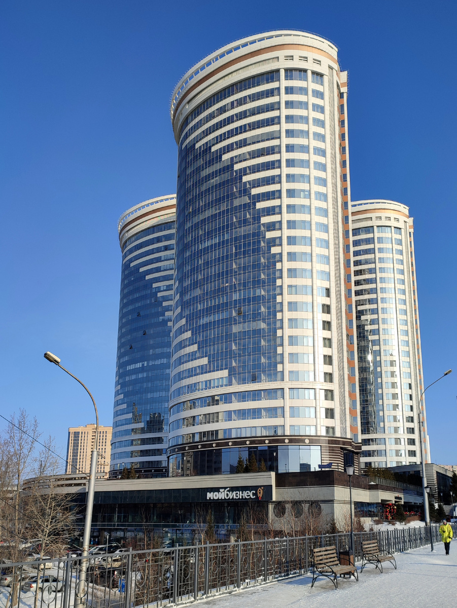 Три капитана, или ЖК Флотилия