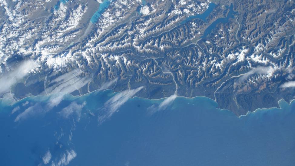 Побережье моря Тасмана на Южном острове Новой Зеландии с борта МКС. Фото: nasa.blog.com