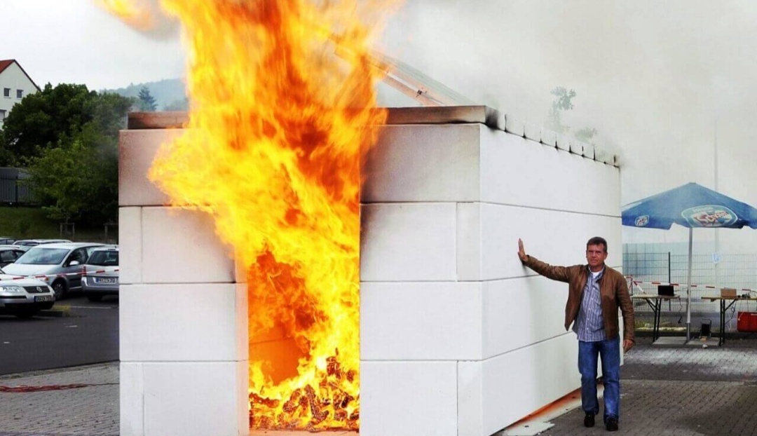 Испытание стены из газобетонных блоков. Имитация пожара.