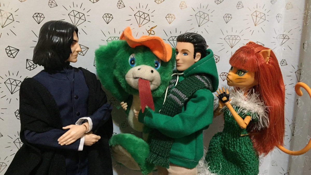 "Кто первый познакомится со змейкой?" - спросил профессор