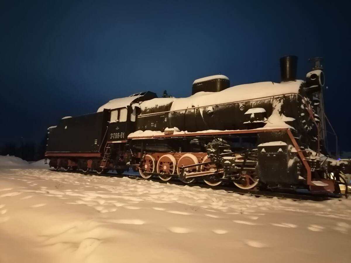 Памятник паровозу Эр 788-81