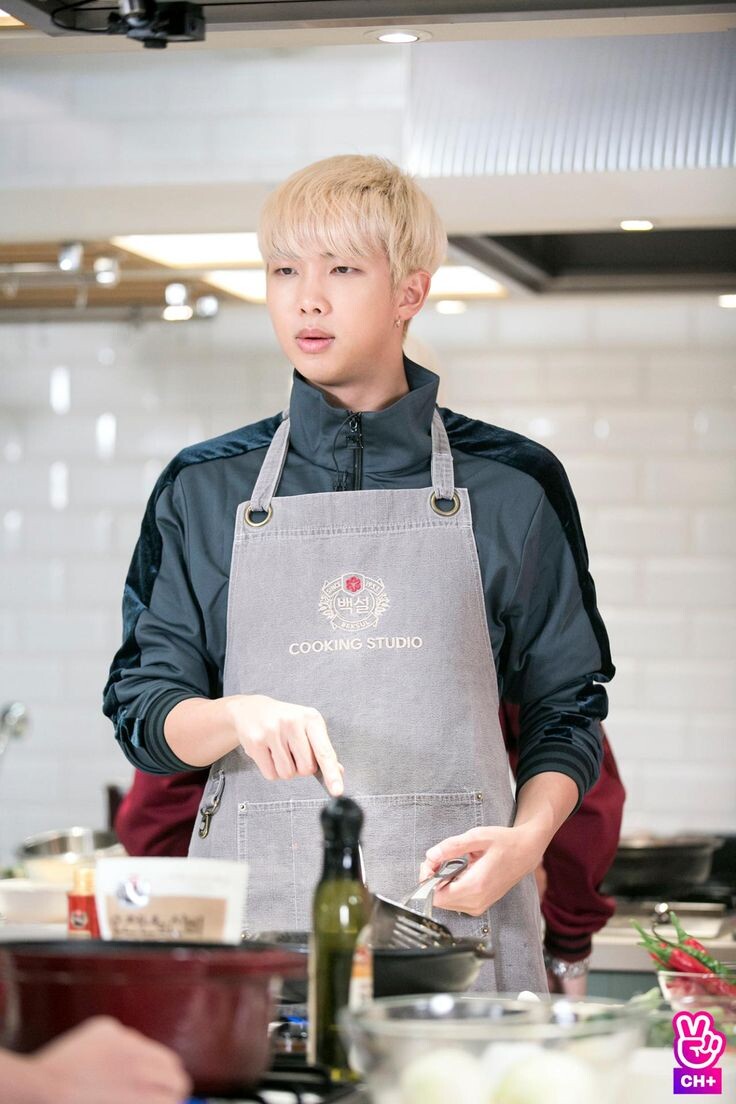 Функцию можно задать: уравнением, таблицей, графиком , ... э-э-э