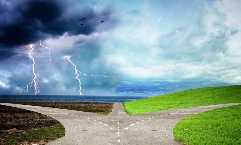 Три дороги: одна ведет к золоту, две другие — к пропасти