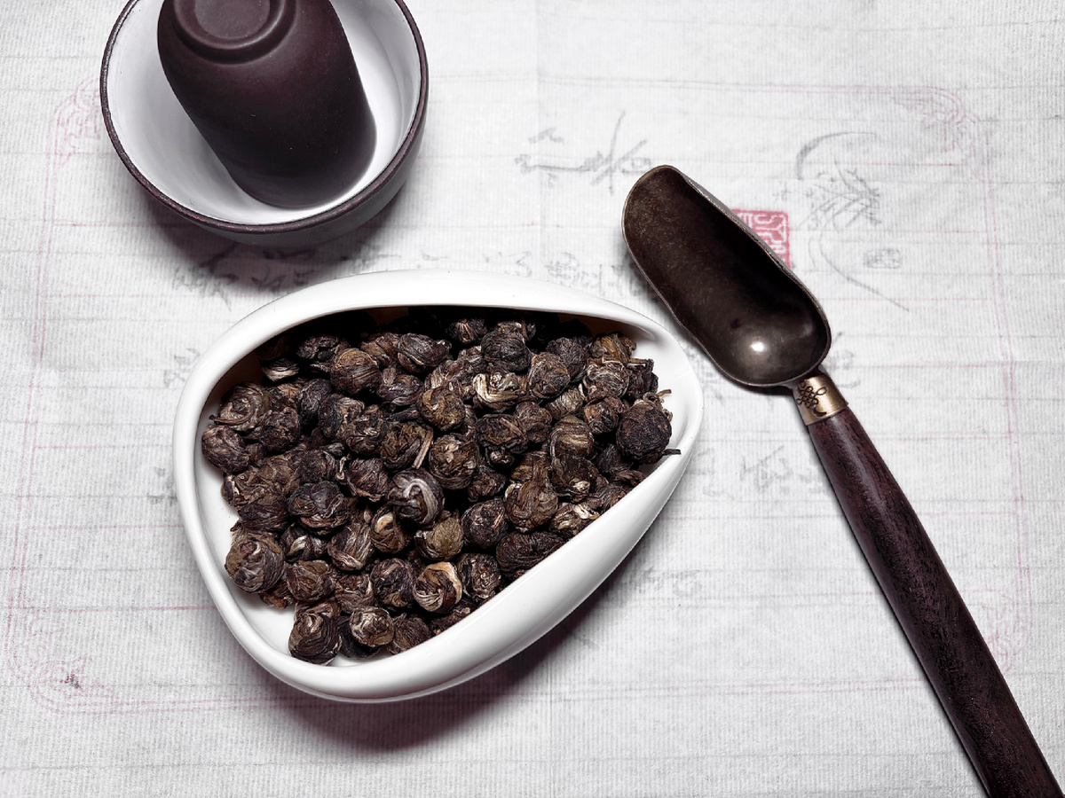 Жасминовый чай Хуа Лун Чжу (Жасминовый скрученный чай)