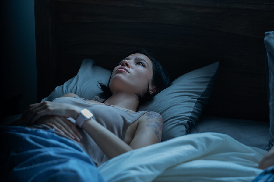 В апреле 2024 года Netflix приобрёл права на трансляцию картины по всей планете. Именно он и выпустил премьеру, которая состоялась в США 25 октября 2024 года. В российский прокат фильм вышел 24 октября 2024 года.