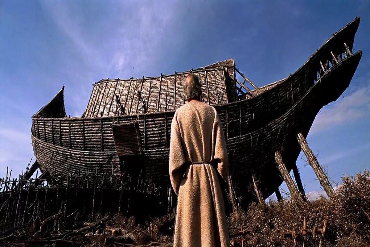 Судно, которое построил Ной по повелению Господа для спасения от Потопа, восхищало древних и будоражит умы наших современников.
Фото: Кадр из фильма «Библия», 1966 год.