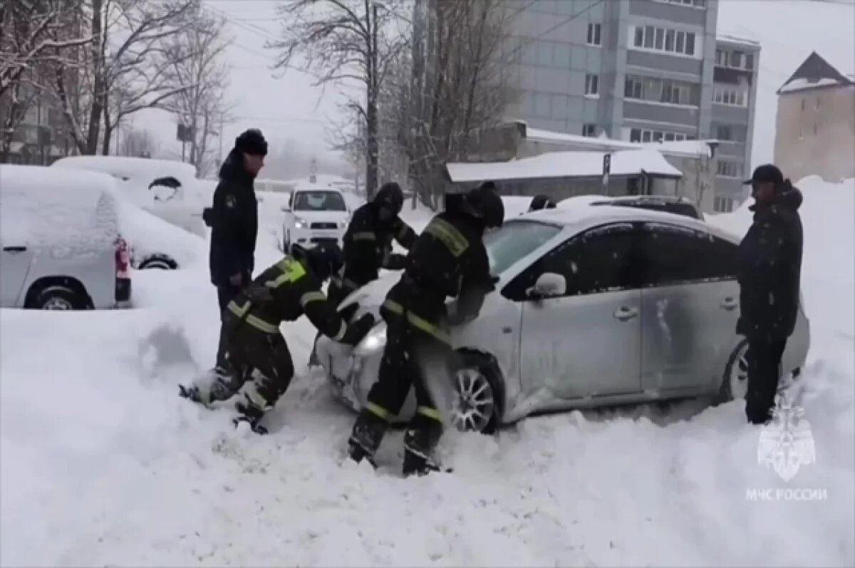    Четыре авто вытащили спасатели МЧС из сугробов за сутки в Хабаровском крае