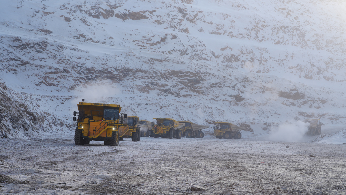 Вид карьера золотодобывающего предприятия в Якутии (дзен-канал "Пульс золота")