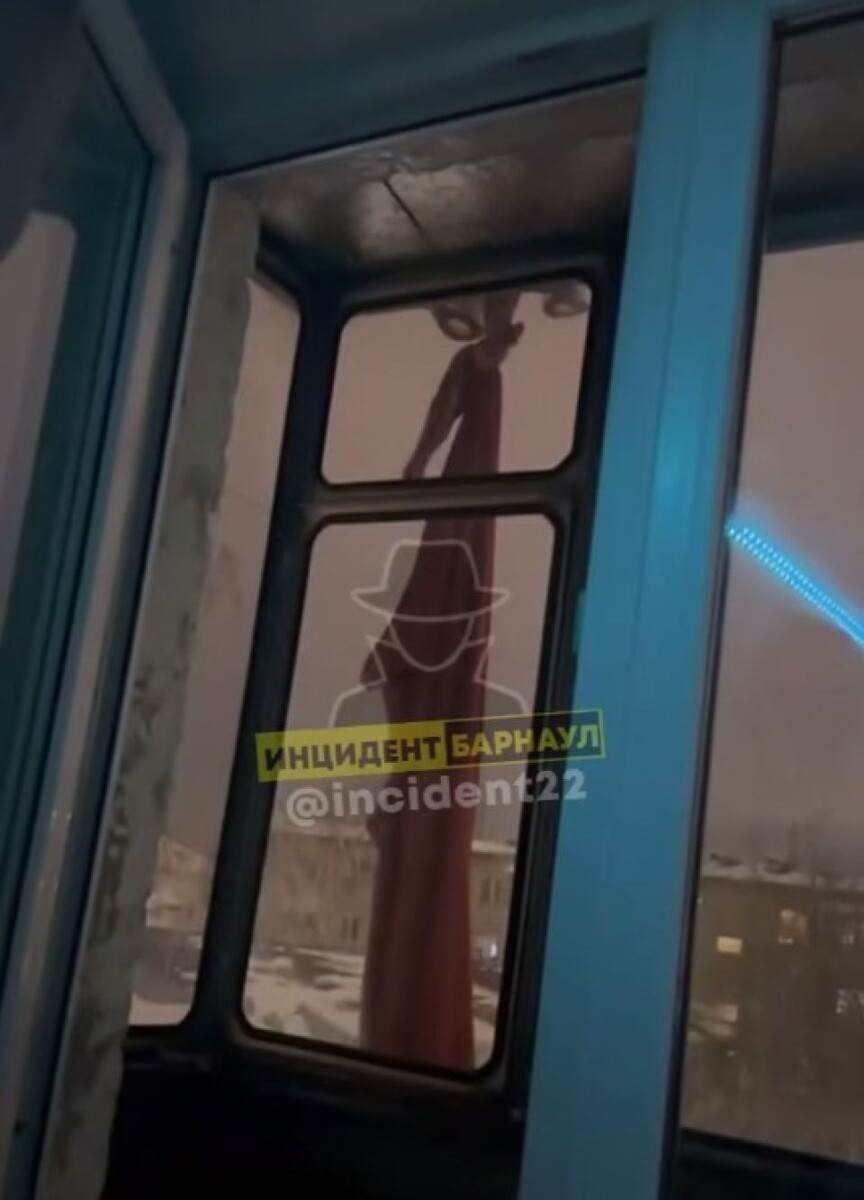    Мужчина решил спуститься из окна по простяням. Источник: t.me/incident22