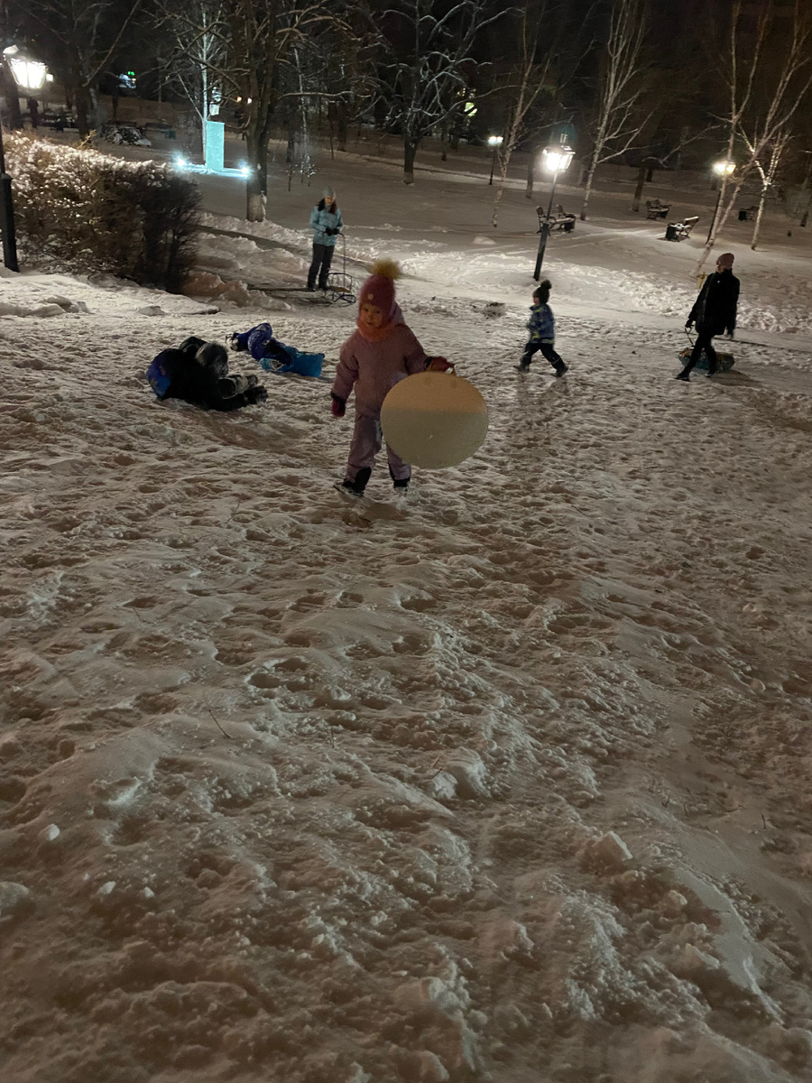 Первая снежная горка в этом году