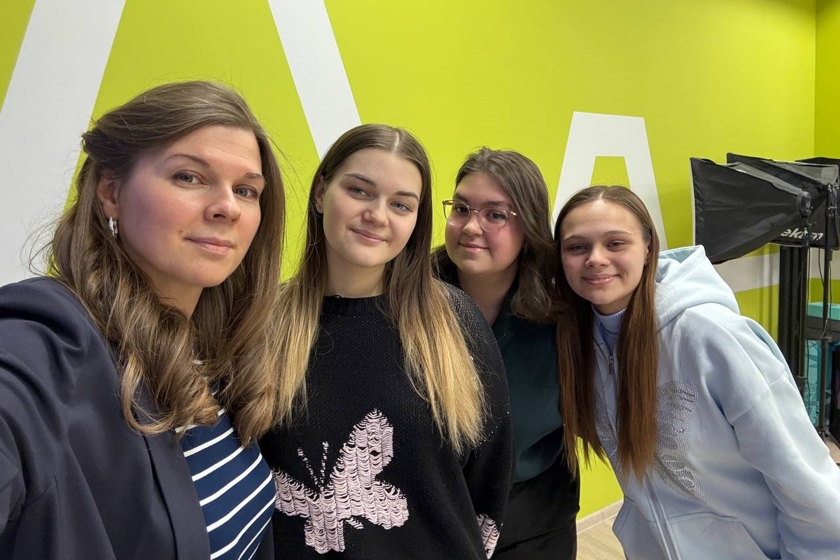 Фото: Елизавета Андреева и участницы встречи / Елизавета Андреева