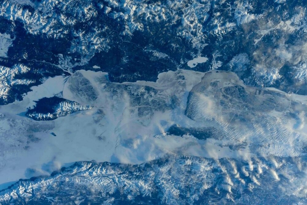    Вид на озеро с орбиты. Фото: Telegram-канал «Роскосмоса»/ космонавт Александр Горбунов