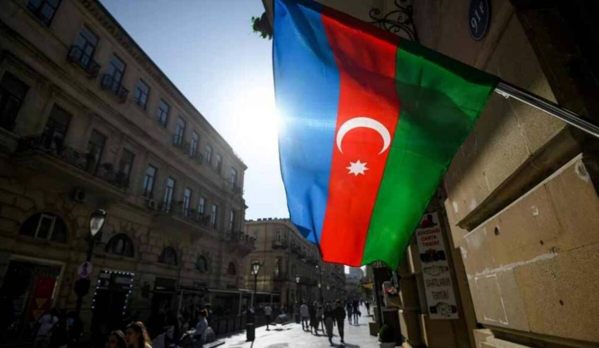     Флаг Азербайджана в Баку. Источник: ria.ru Автор фото: Мурад Оруджев