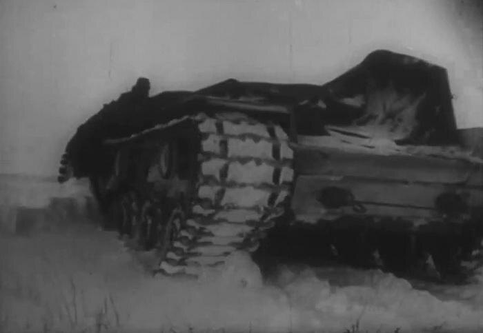 Вышедший из строя на льду Ладожского озера танк КВ-1 старшего лейтенанта Мошкова