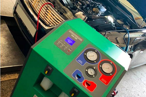 Стоимость заправки кондиционера: от чего зависит и сколько стоит