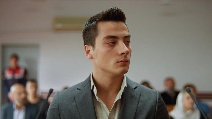 Кадр из сериала «Далекий город»