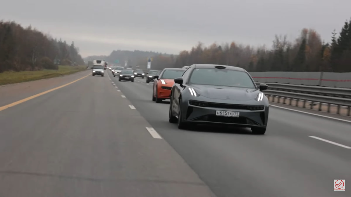 Три автомобиля Zeekr 001 на тесте AutoMPS