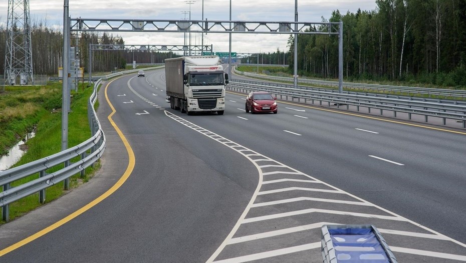    Платная трасса М11 В Петербурге и Ленинградской области. Автор фото: Ермохин Сергей