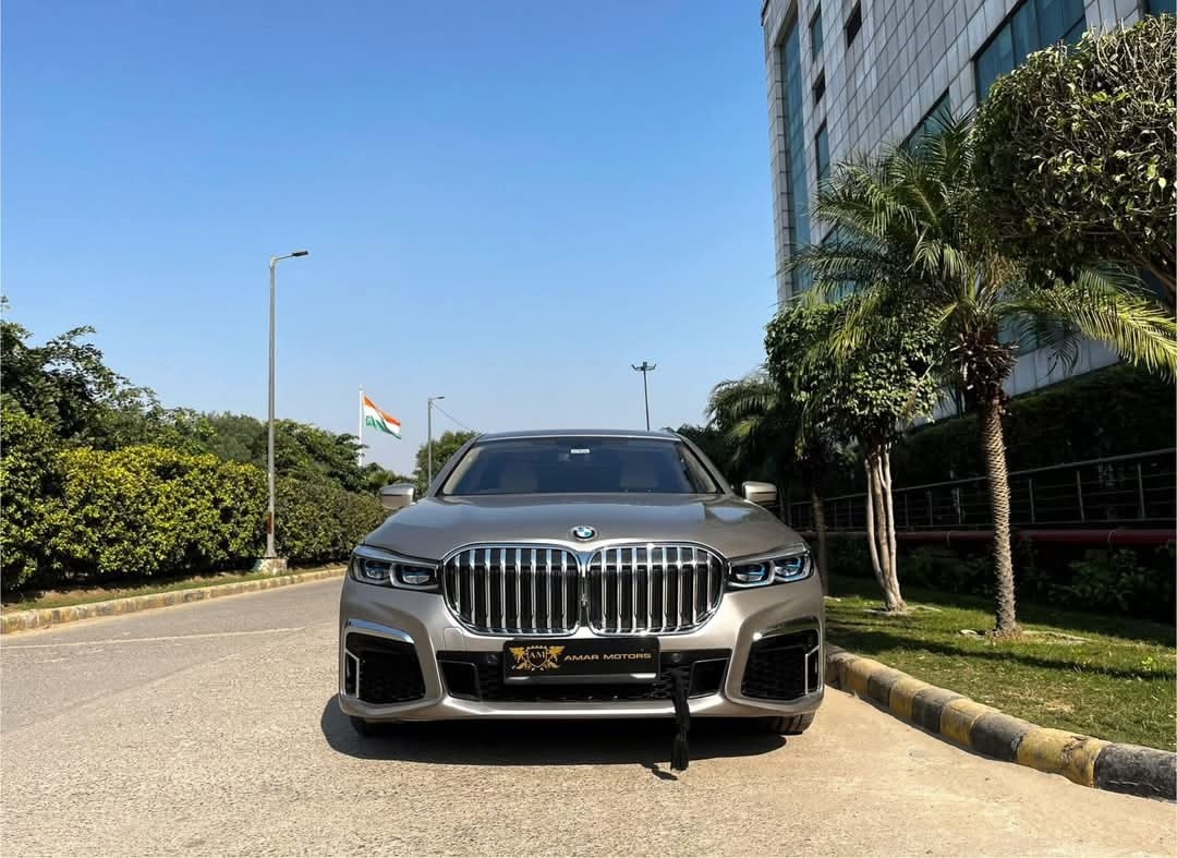 БМВ 7 Series 740 Li