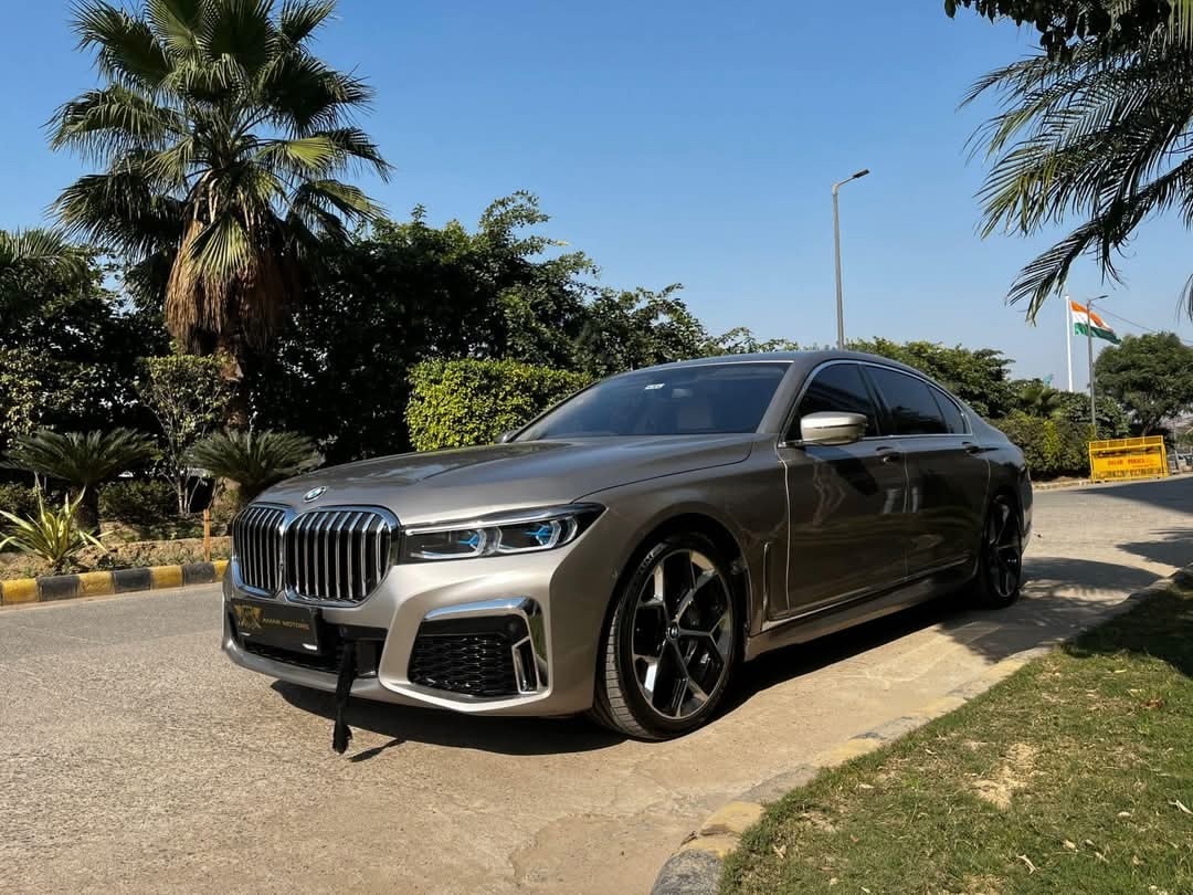 БМВ 7 Series 740 Li