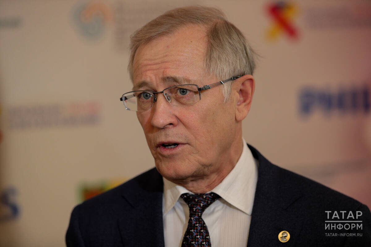 ​Рустем Хасанов: «Применяются технологии вакцин, когда мы стимулируем собственный иммунитет и это убивает раковые клетки в организме». Фото: © «Татар-информ»