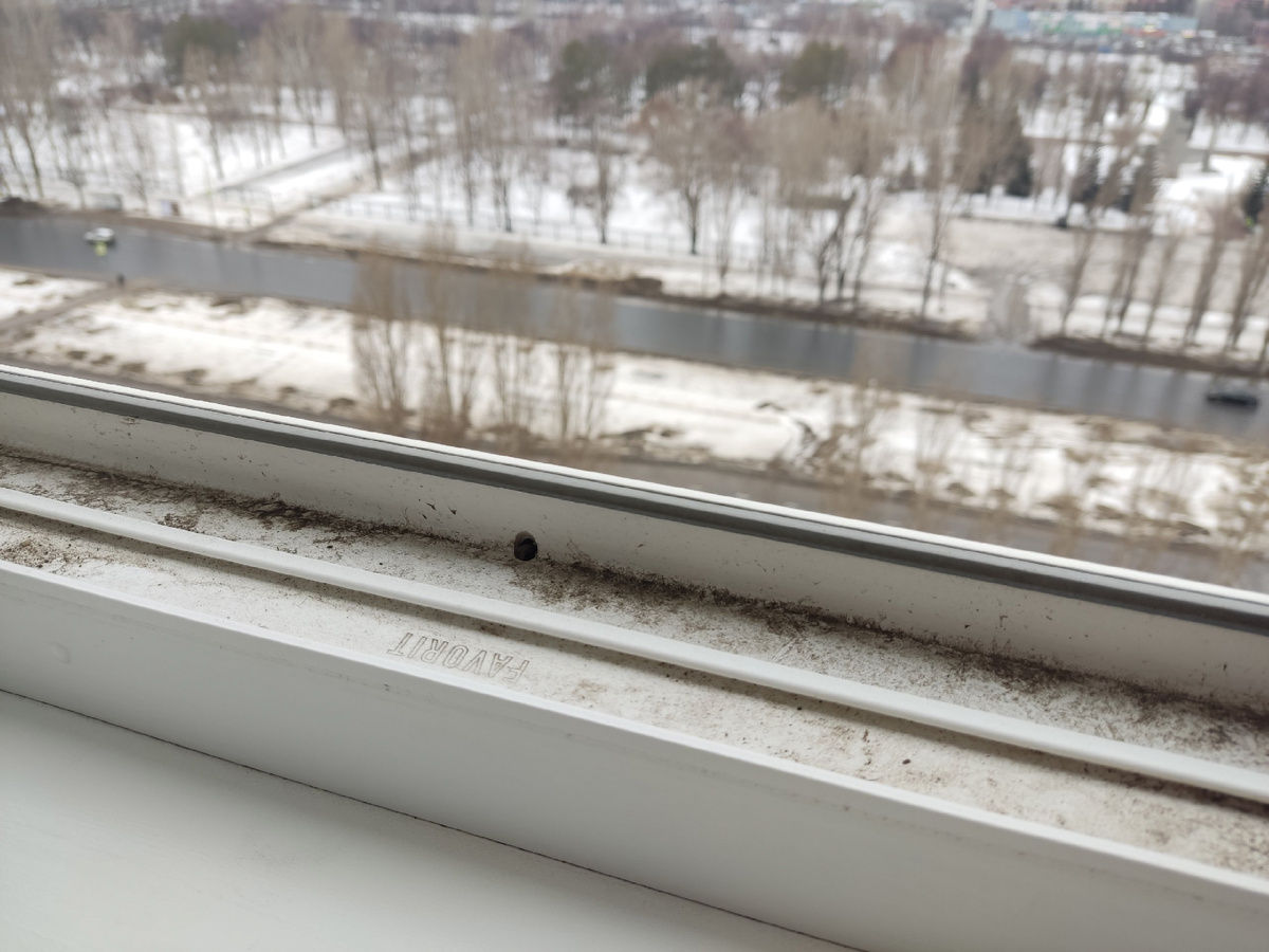 Было: балконные окна не получали зимой должного ухода