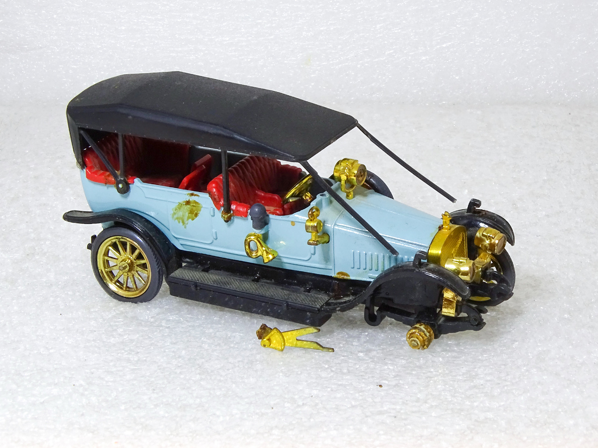 Рис. 1. Модель автомобиля Руссо-Балт С24/40 (А22) до восстановления