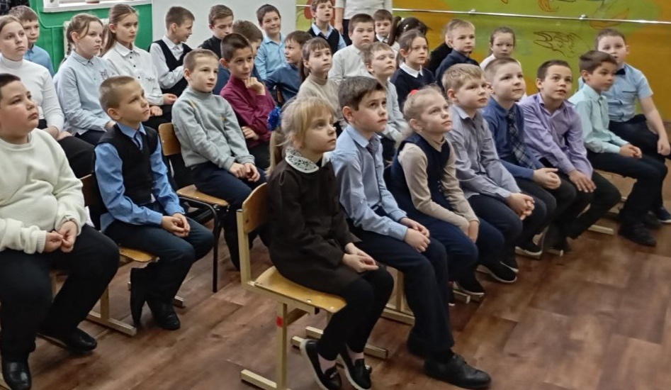 Начальные классы, 2024 год. Мальчишек -  большинство.