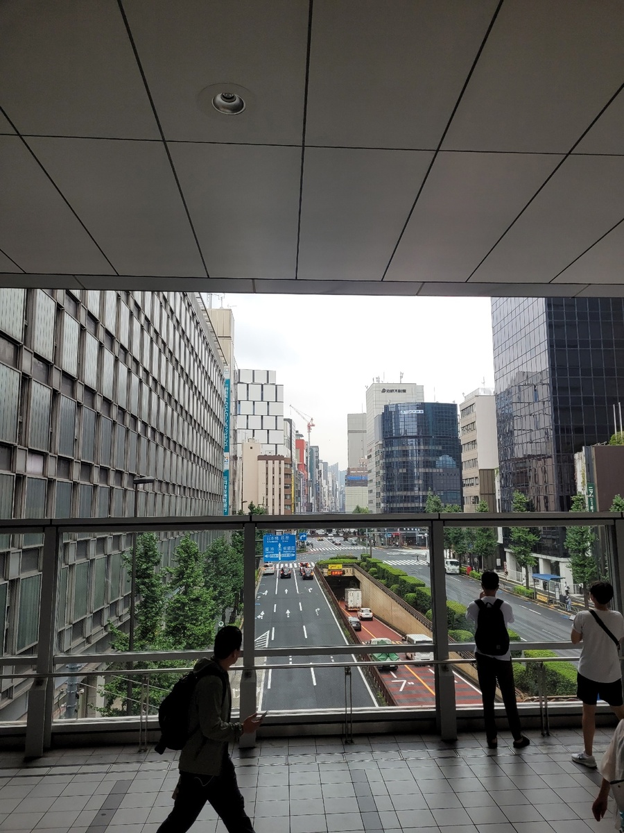 Станция Симбаси на линии Юрикамомэ