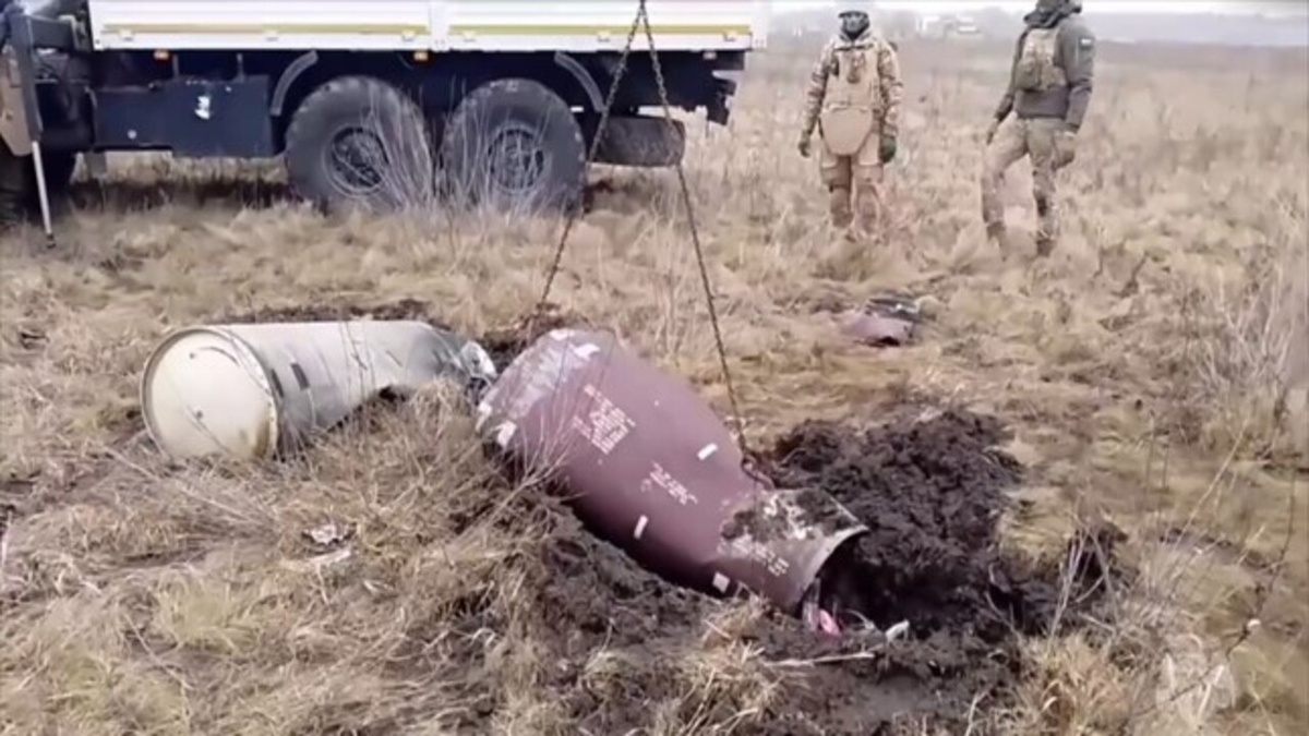    Пиротехники МЧС России обезвредили ракету «ATACMS» в Курской области