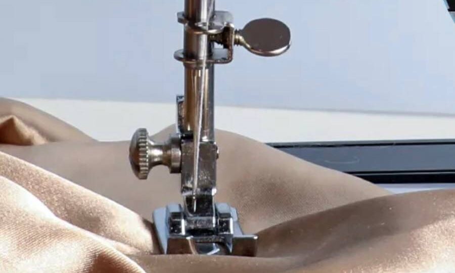 Иглы, ткани и нитки: секреты идеальных швов на лёгких тканях (и как швейная машина может помочь) - Часть 1