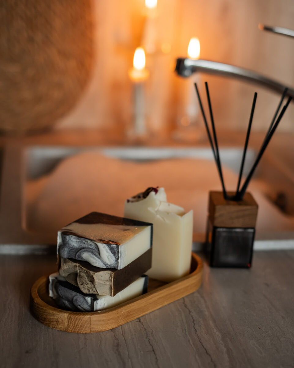 Мыло и аромадиффузор от "Точки уюта"