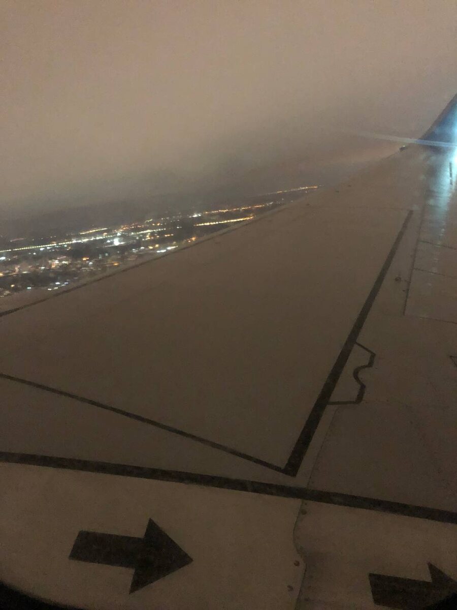 Места попались прямо возле крыла самолёта

Места попались прямо возле крыла самолёта

Места попались прямо возле крыла самолёта

