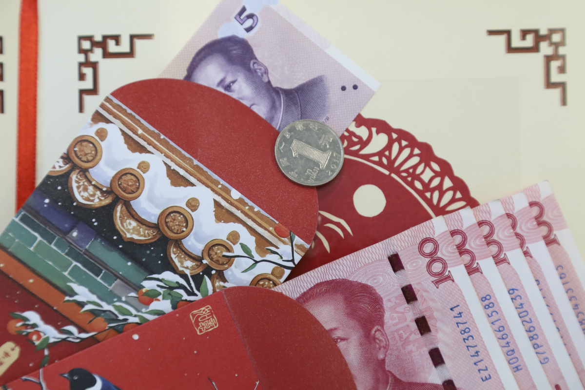 Суммы в конверте могут быть разными. В качестве знака внимания однокурснику или преподавателю достаточно и купюры небольшого достоинства.