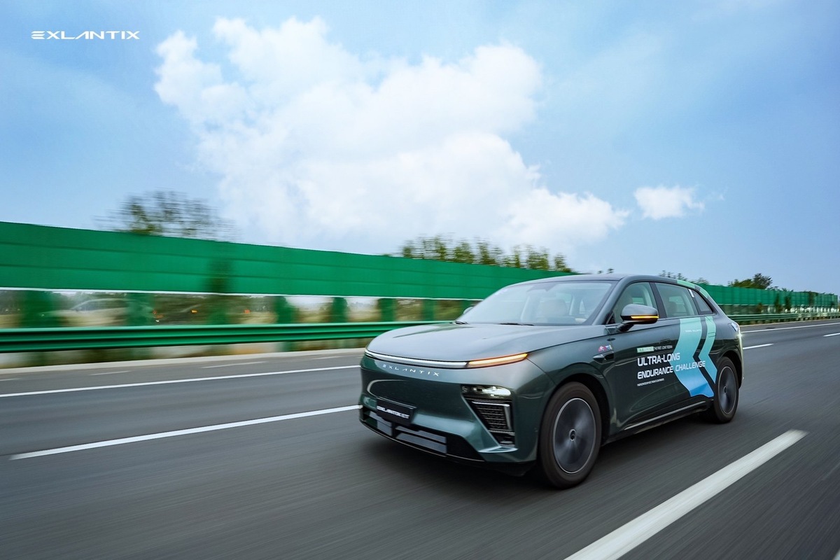    Кроссовер Exlantix ET проходил ездовые испытания в Китае в рамкам пробега Пекин - Уху